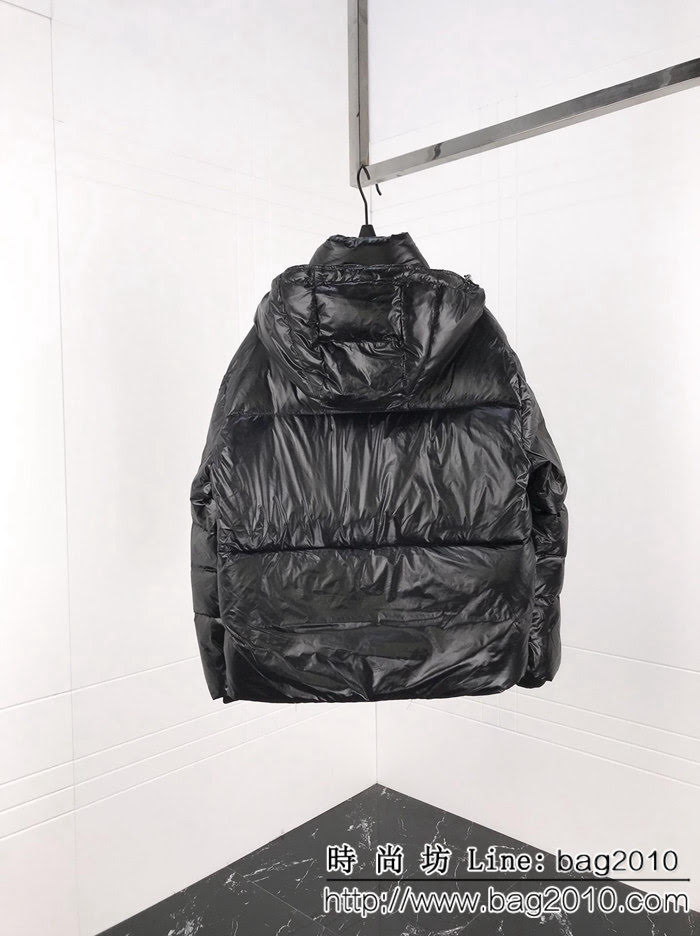 MONCLER蒙口 18冬季新款 防水透氣 男款保暖羽絨服 ydi1516